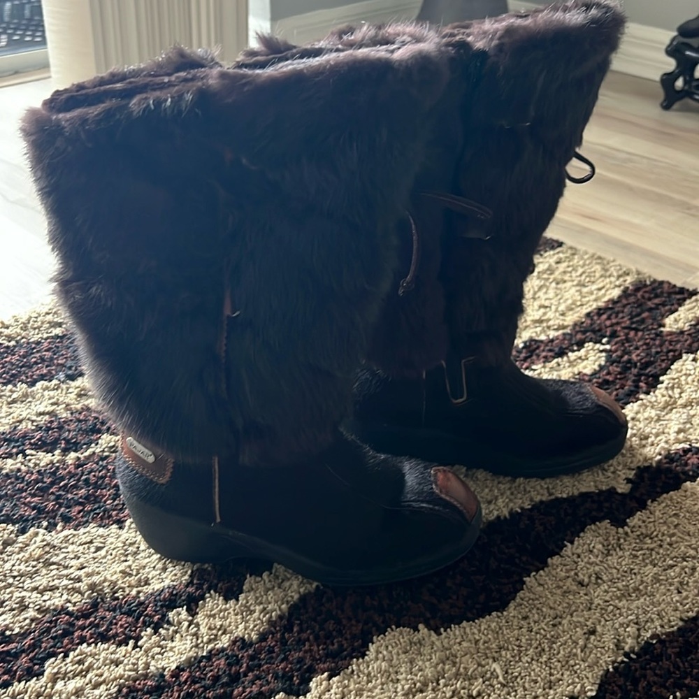 PAJAR SNOW APRE LODGE BOOTS FUR HAIR ZIP WEDGE 38, 7-7.5; MINIMAL WEAR